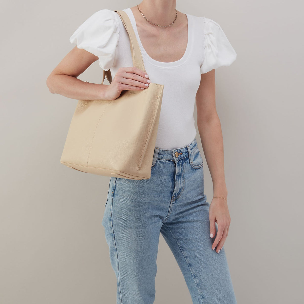 Vida Tote in Micro Pebbled Leather - Almond | HOBO Discount