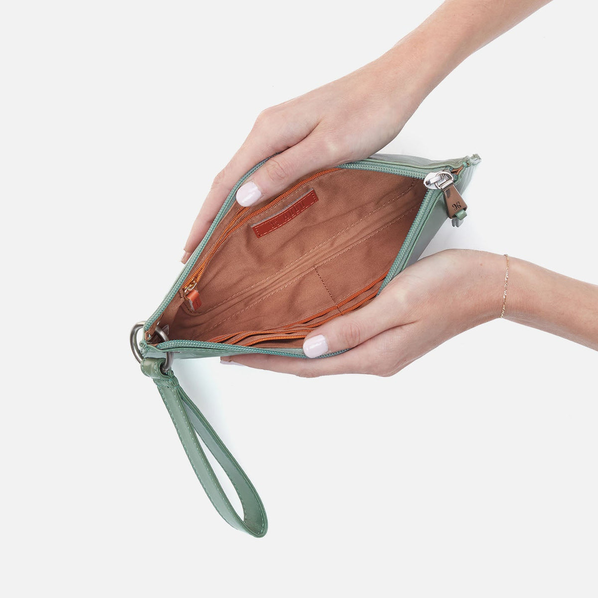 Vida Wristlet In Polished Leather - Jade | HOBO Best Price