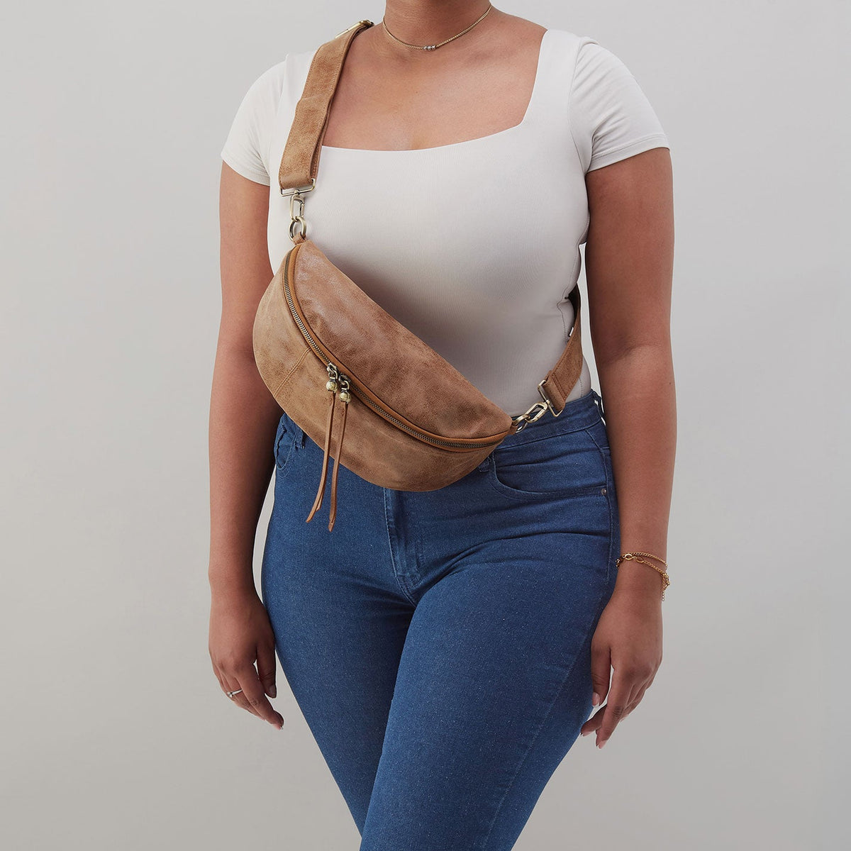Hunter Medium Belt Bag In Buffed Leather - Whiskey | HOBO Classic