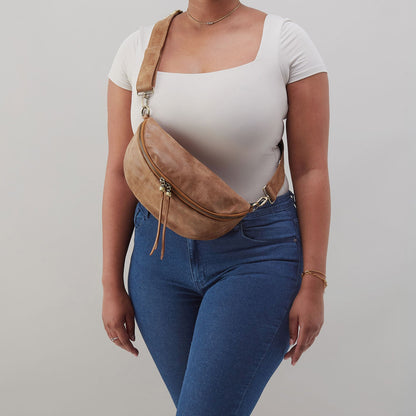 Hunter Medium Belt Bag In Buffed Leather - Whiskey | HOBO Classic