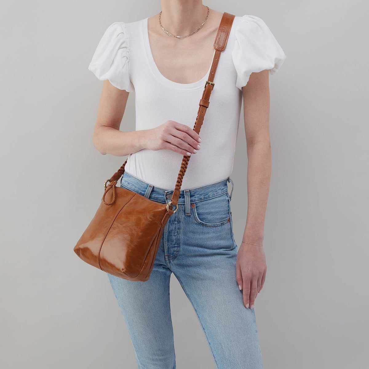 Lasso Medium Crossbody In Polished Leather - Truffle | HOBO New