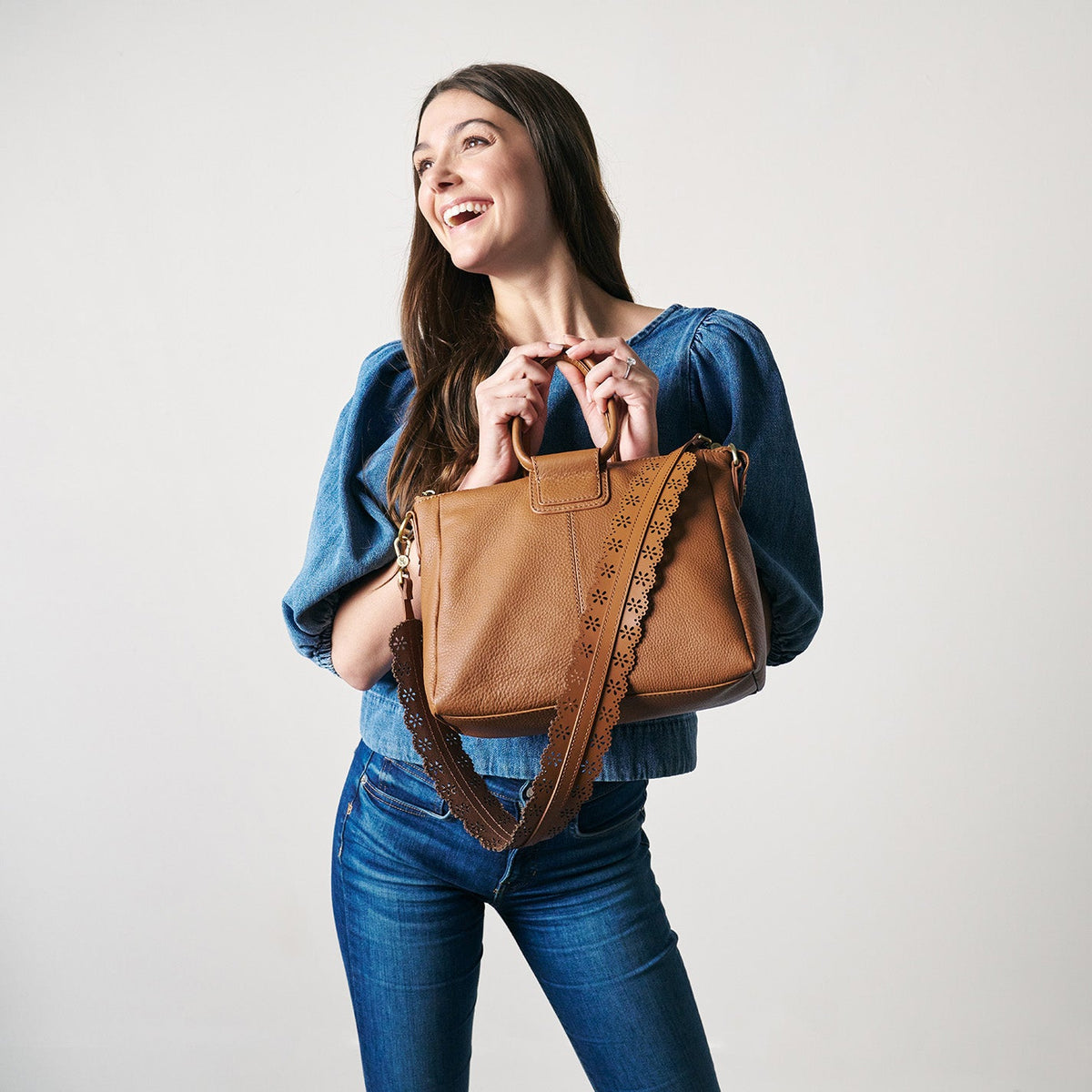 Sheila Medium Satchel In Pebbled Leather - Warm Honey | HOBO Classic